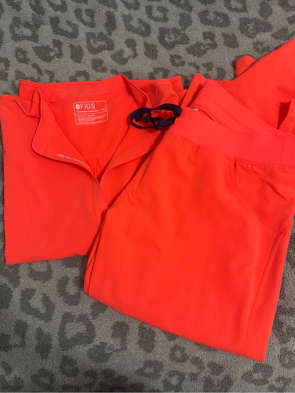 Figs Women's XXL Fiery Coral Rafaela and XL Kade Cargo pants
